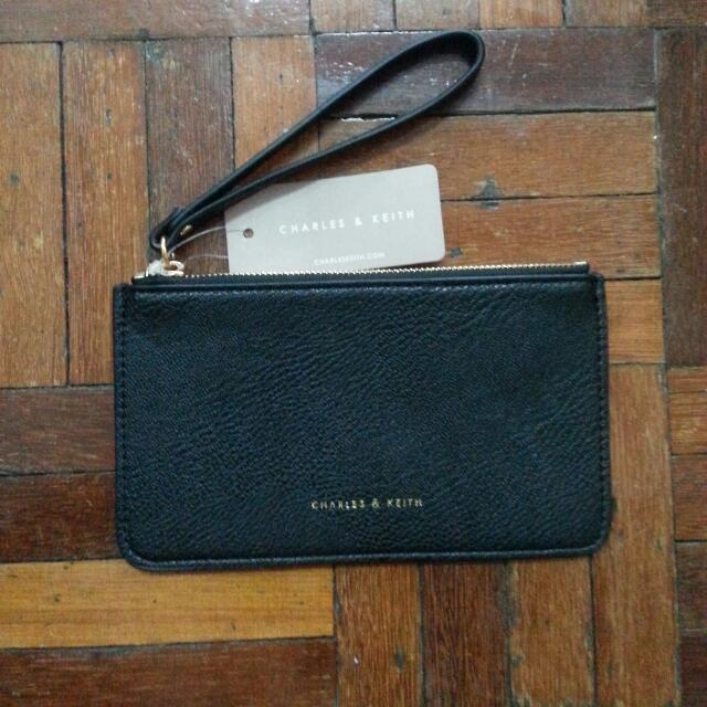 charles & keith wristlet