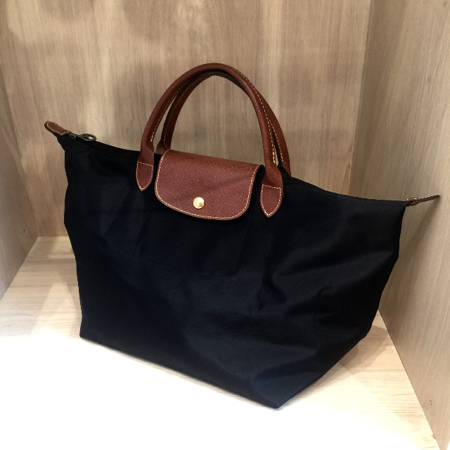 black longchamp bag medium