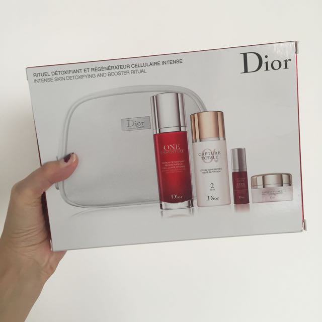 dior one essential set