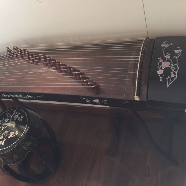 Guzheng With Stool, Hobbies & Toys, Music & Media, Music Accessories on