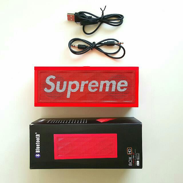 WS-570 Retro Truck Model Bluetooth Speaker HD Sound Hands-Free USB/TF/FM/TWS/AUX
