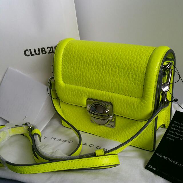 Brand New Marc By Marc Jacobs Top Schooly Crossbody Bag In Neon Yellow, Luxury on Carousell