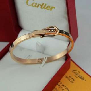 降價便宜賣全新Cartier經典Love玫瑰金手環
