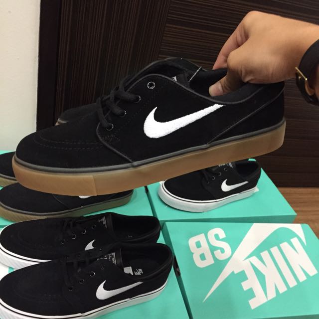 Nike sb janoski discount black suede skate shoes