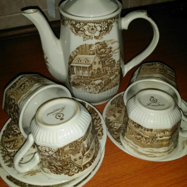 Vintage Teapot Set, Vintage & Collectibles on Carousell