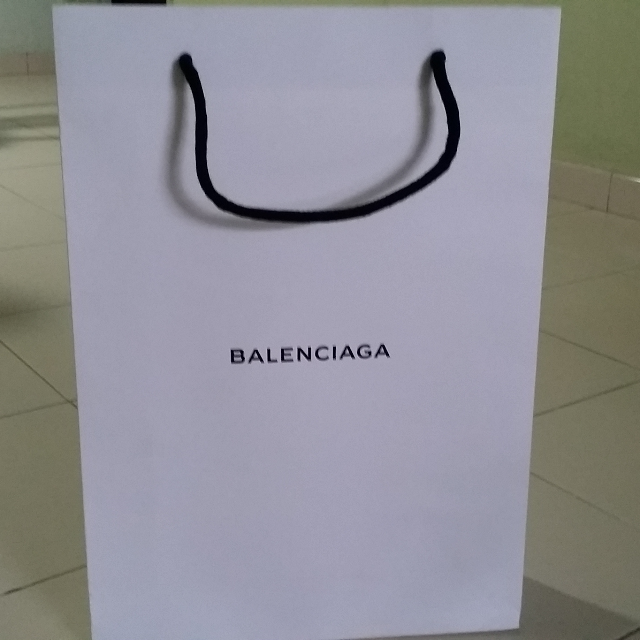 paper bag balenciaga