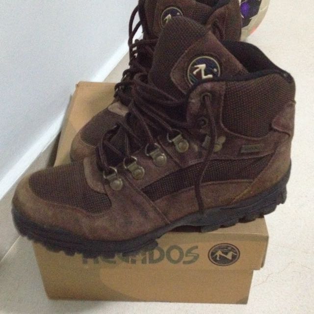 nevados boots