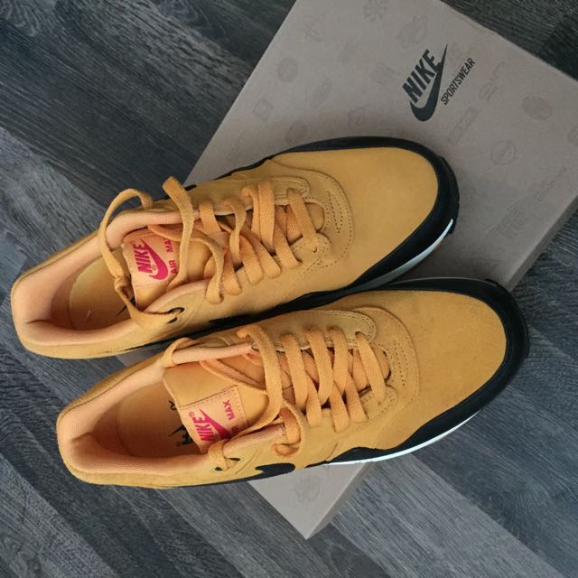 air max 1 canyon gold