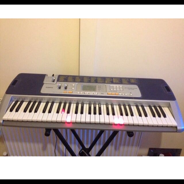 Casio Keyboard Key Lighting System LK110, Hobbies & Toys, Music