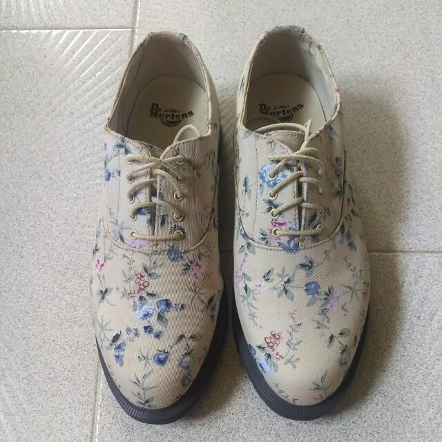 White floral outlet dr martens