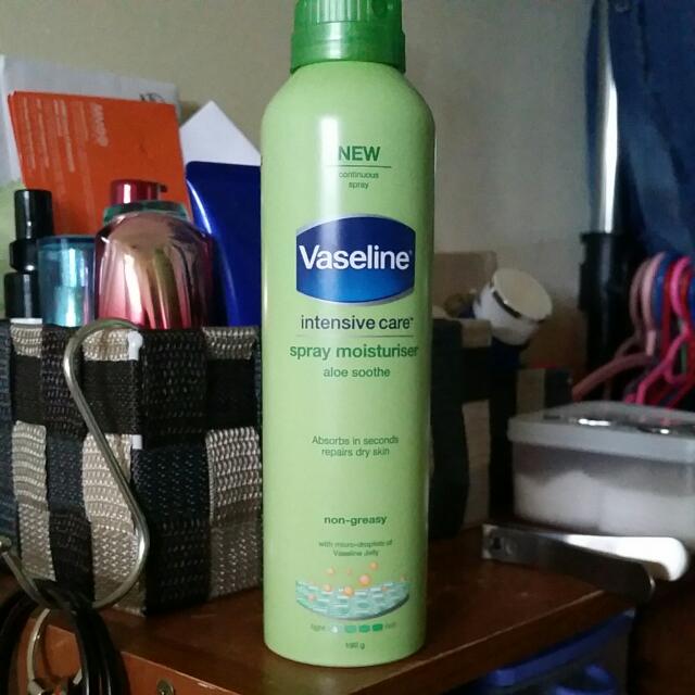 vaseline intensive care spray moisturizer aloe soothe