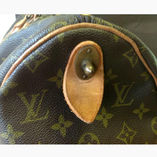 Vintage LV Eclair zipper, Men's Fashion, Bags, Belt bags, Clutches and  Pouches on Carousell