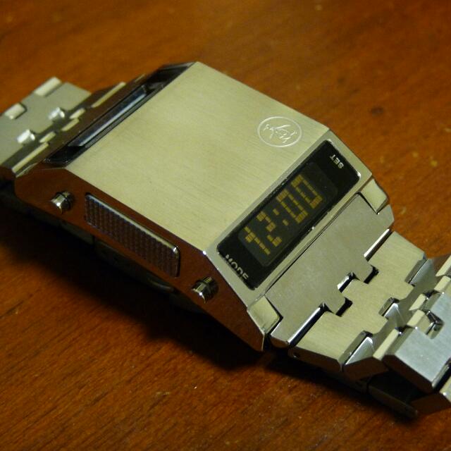 retro led watch