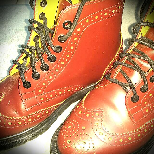 dr martens airwair price