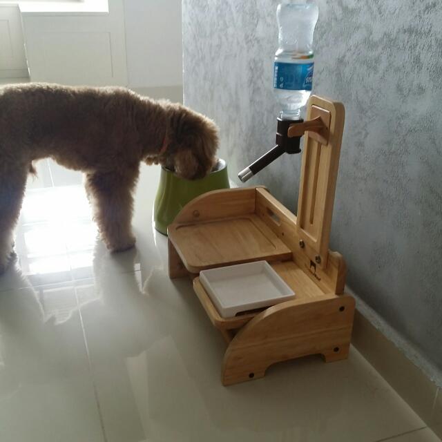 (Reserved) Water Bottle Stand, Pet Supplies, Homes & Other Pet