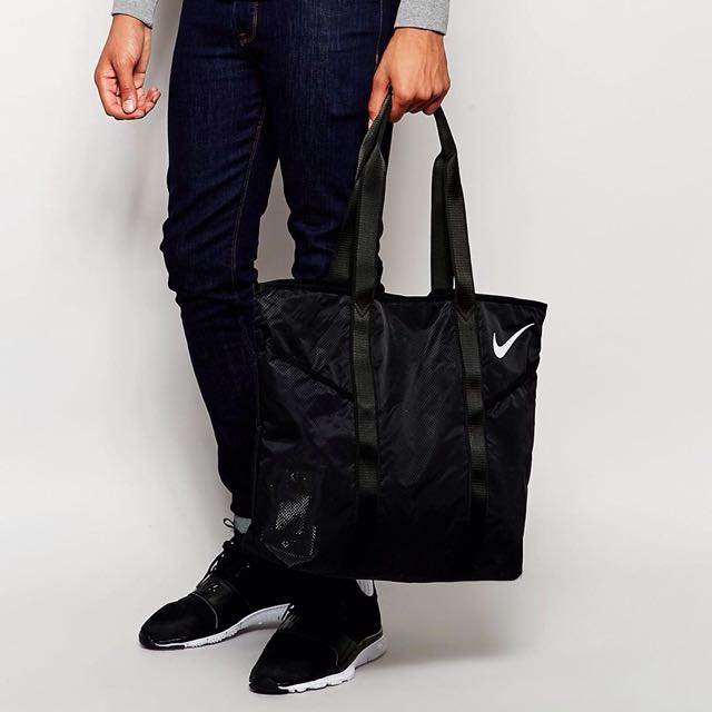 Pasivo conductor delicado Pre Order: Nike Shopper Tote bag, Men's Fashion, Bags, Sling Bags on  Carousell