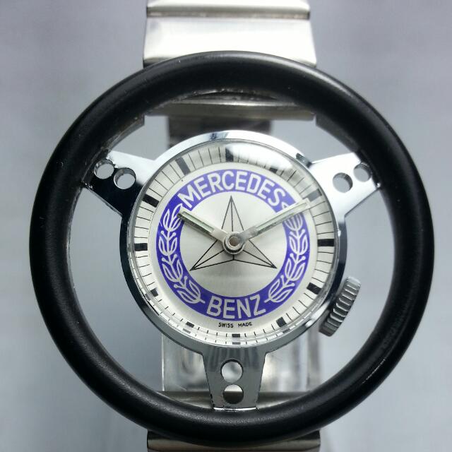 Mercedes benz on sale steering wheel watch