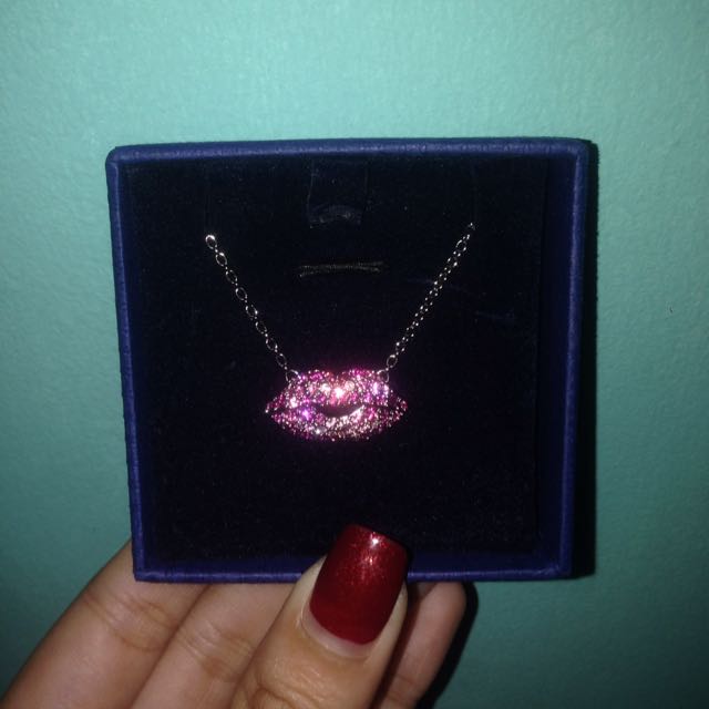 Swarovski lip necklace hotsell