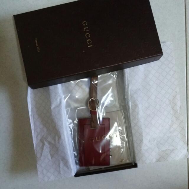 luggage tag gucci
