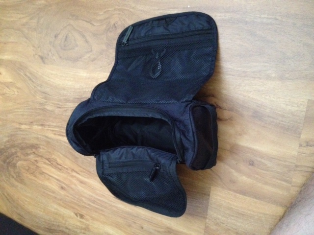 under armour toiletry bag