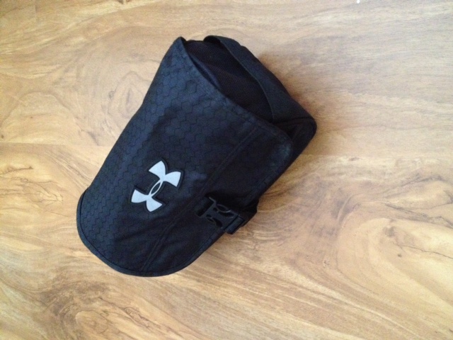 Under armour top toiletry bag