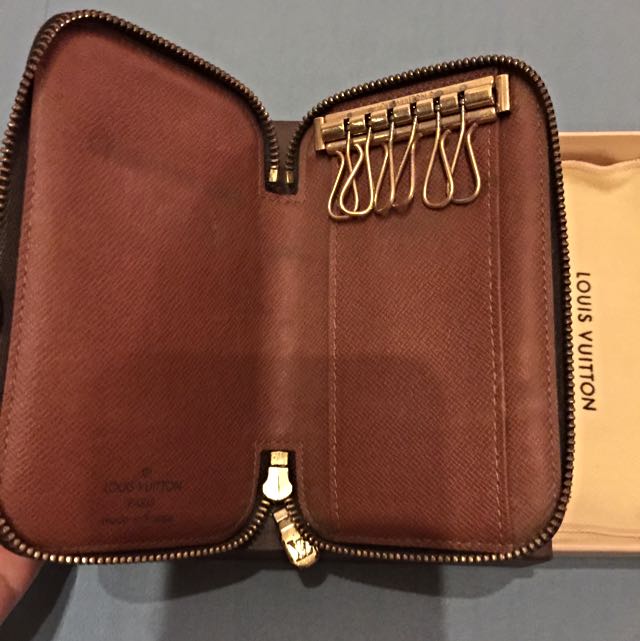 Pre Loved Louis Vuitton Monogram Full Zipper Key Pouch. Rare Discontinued Model. Zipper Tarnished. Luxury on Carousell