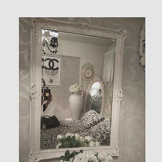 White Victorian Mirror Nice Detail Furniture On Carou
