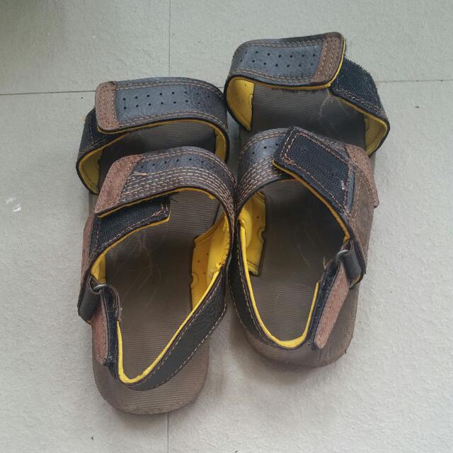 Grendene Kids Velcro Sandals Used But In Mint Condition Made In Brazil Babies Kids On Carousell Infinitas possibilidades que nascem a partir de ideias simples, ousadia e a busca contínua para oferecer produtos inovadores.