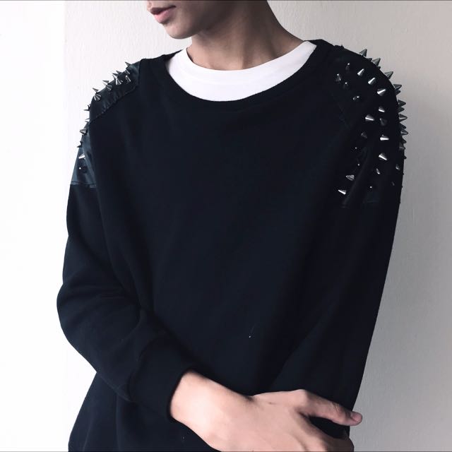 mens shoulder patch sweater
