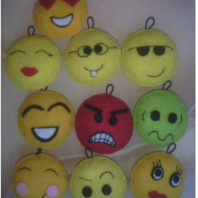 Unduh 50 Koleksi Gambar Emoji Dari Kain Flanel  