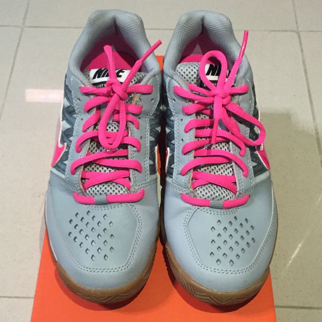 Badminton shoes womens hotsell nike