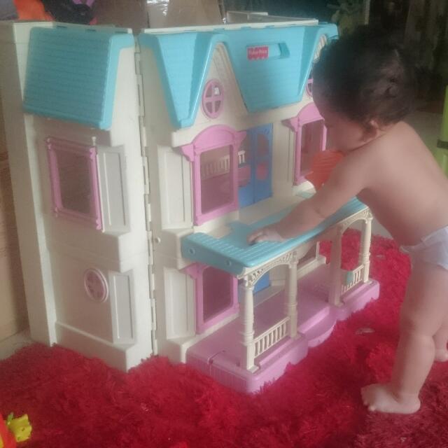 fisher price 3 story dollhouse