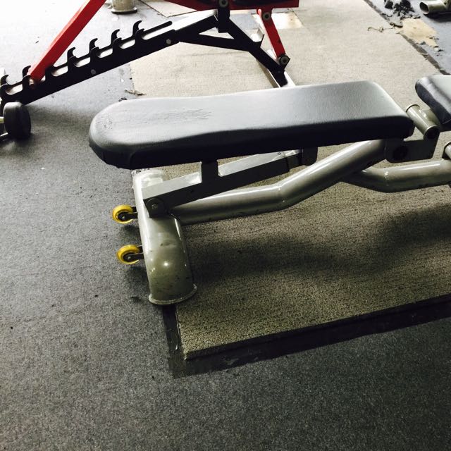 Second Hand Bench. Sports Equipment Exercise Fitness Cardio Fitness Machines on Carousell