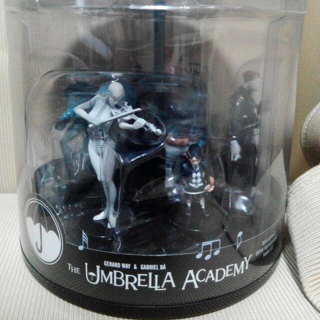 The umbrella academy 6 best sale piece figure set
