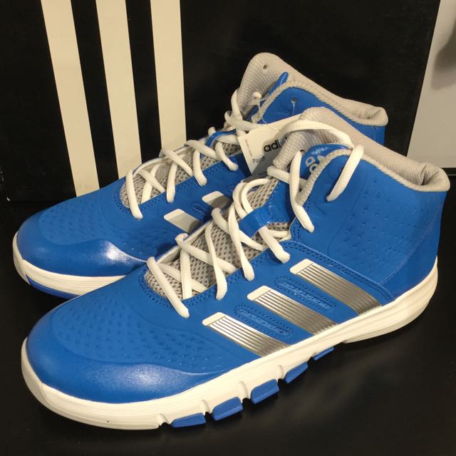 Adidas 男生基本款籃球鞋nba 預購在旋轉拍賣