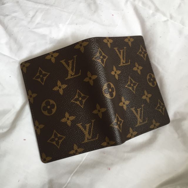 LOUIS VUITTON LV JAMES WALLET M60251, Luxury, Bags & Wallets on Carousell