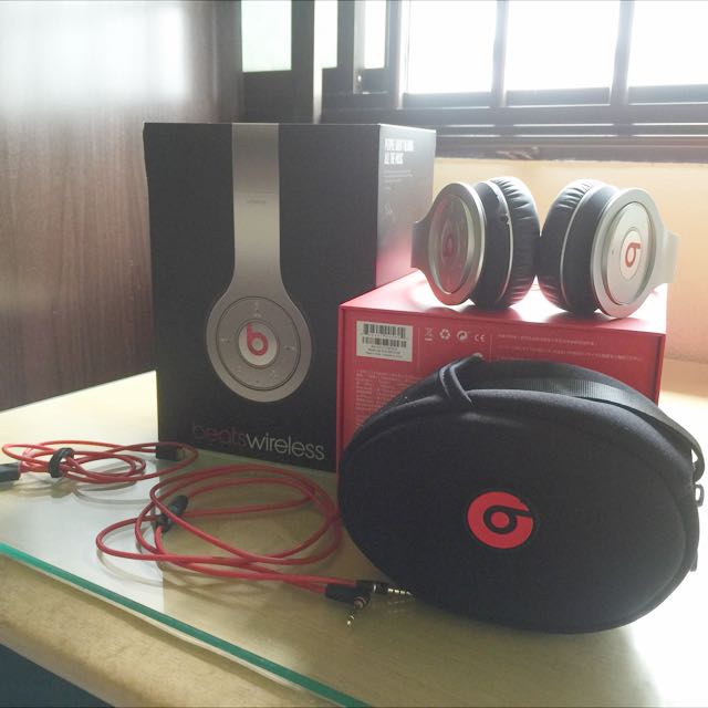 Original Beats by Dr. Dre Wireless Headphone Grey Model No 810 00012 00