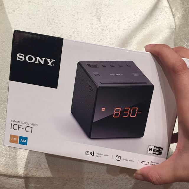 Sony AM/FM Radio Clock (Model ICFC1), Furniture & Home Living, Home