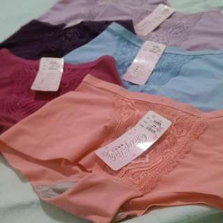 保留🎁 全新  小褲褲  內褲   👙