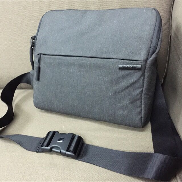 Incase point and shoot field bag deals