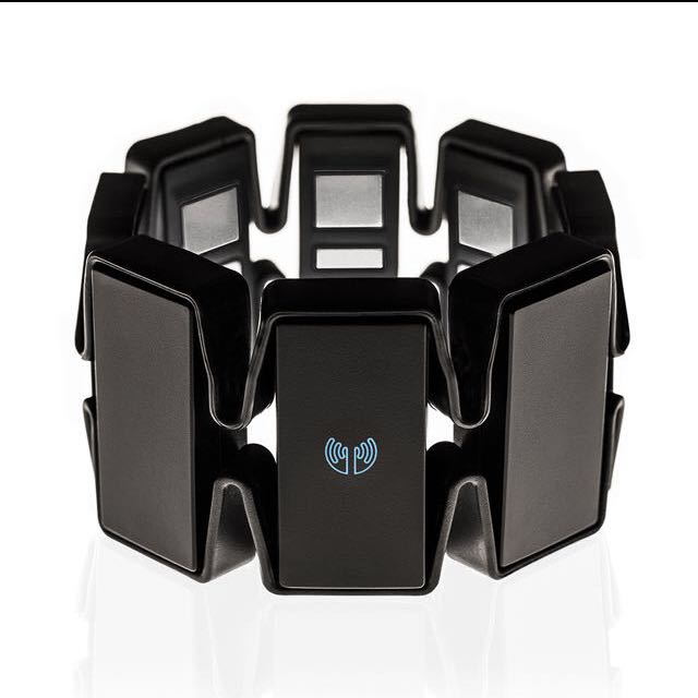 BRAND NEW MYO Wristband Armband Gesture Recognition EMG, Sports