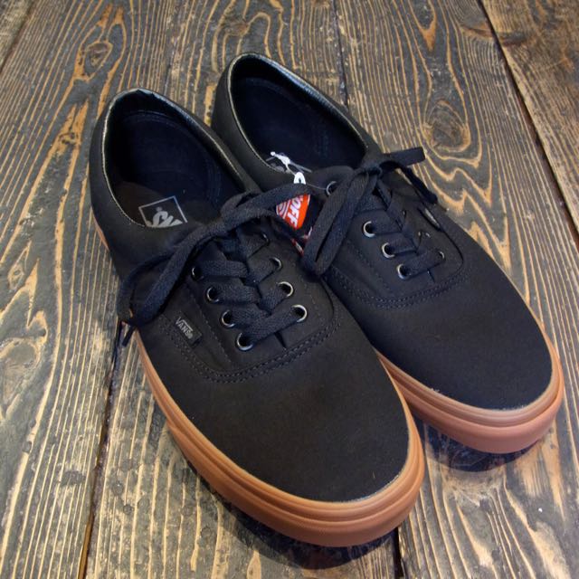 black vans gum sole