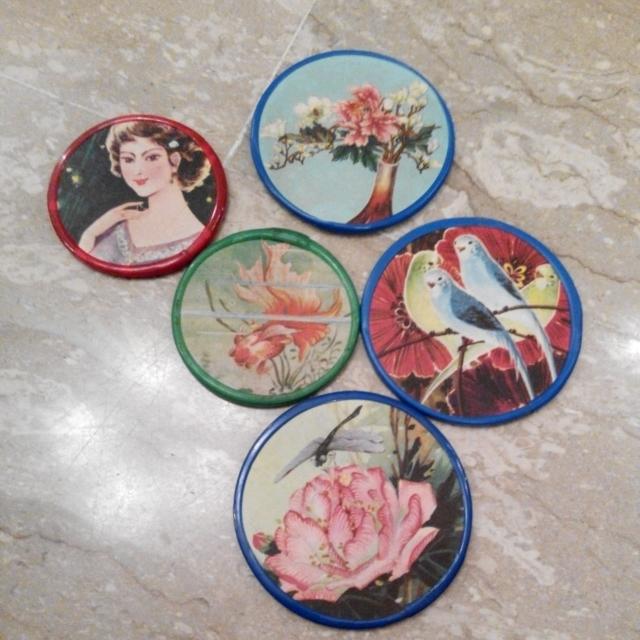 Vintage Round Pocket Mirror Collectibles On Carou