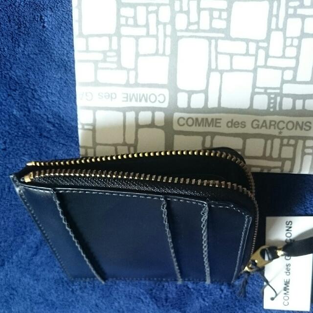 Comme des Garcons Raised Spike Wallet Men s Fashion Watches Accessories Wallets Card Holders on Carousell