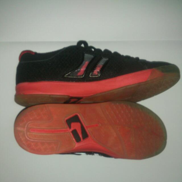 Globe Nitrolite Black Red Men s Lift Skate Shoe