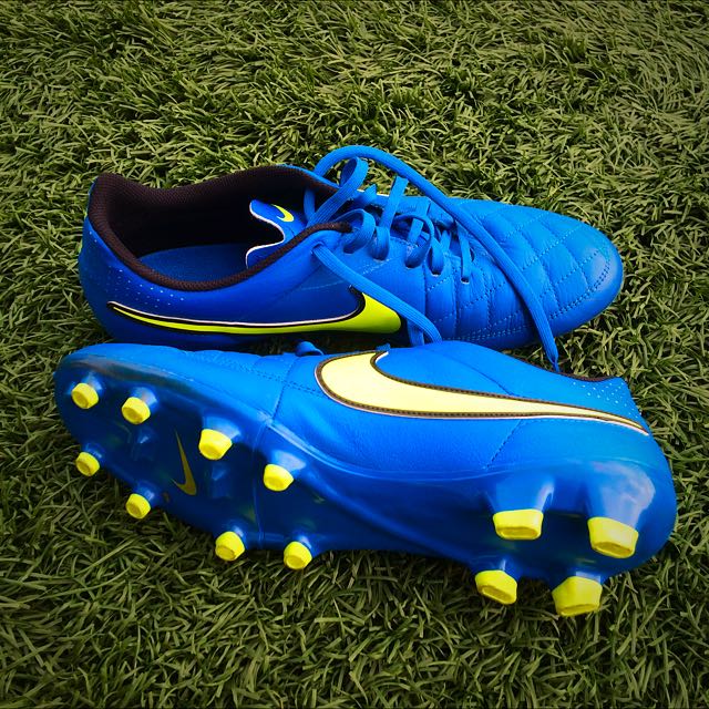 Nike Soccer Boots, Sports Equipment, Sports & Games, Racket & Ball