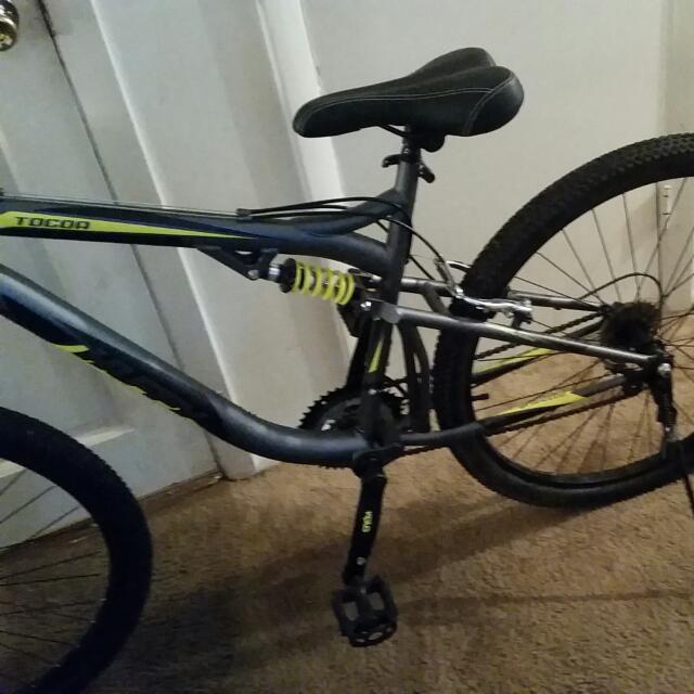 Huffy Tocoa 27.5 Bicycle