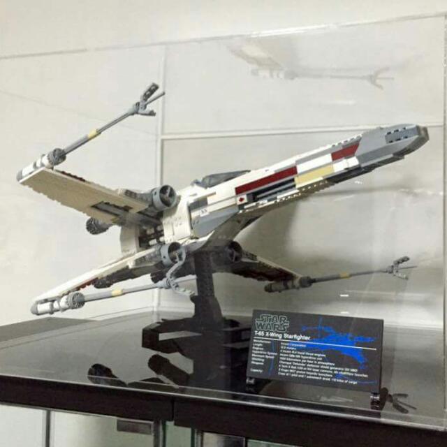 Customised Acrylic Display Case Prices Vary For 76023