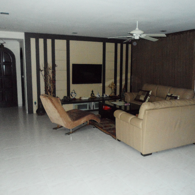 (Category: ) located in . Submitted by micheallee (Listing ID 29814583, Image 1). Description: .