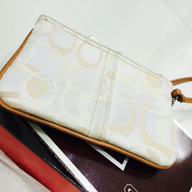 Coach dragonfly wristlet deals